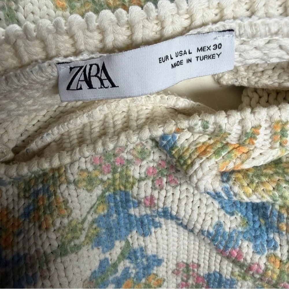 Zara Blue Floral Jacquard Knit Top Open‎ Back Cropped Size Large - Picture 4 of 4